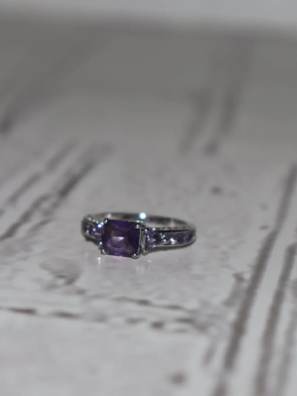 💜✨ Silver Purple Square‑Cut Gemstone Ring · Size 9.5 Square purple center ·